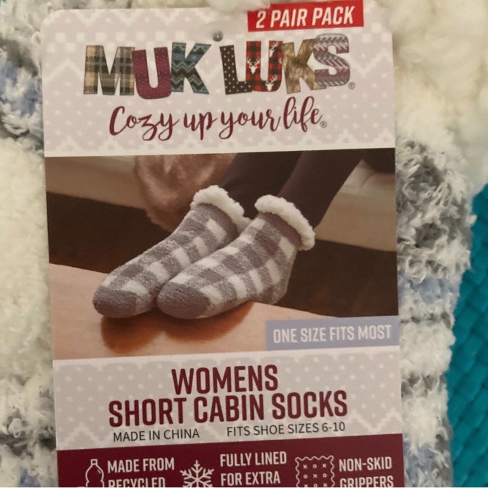 Muk Luks cabin slipper socks - Picture 6 of 6